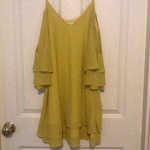 Size Small dress from Blue Door Boutique EUC